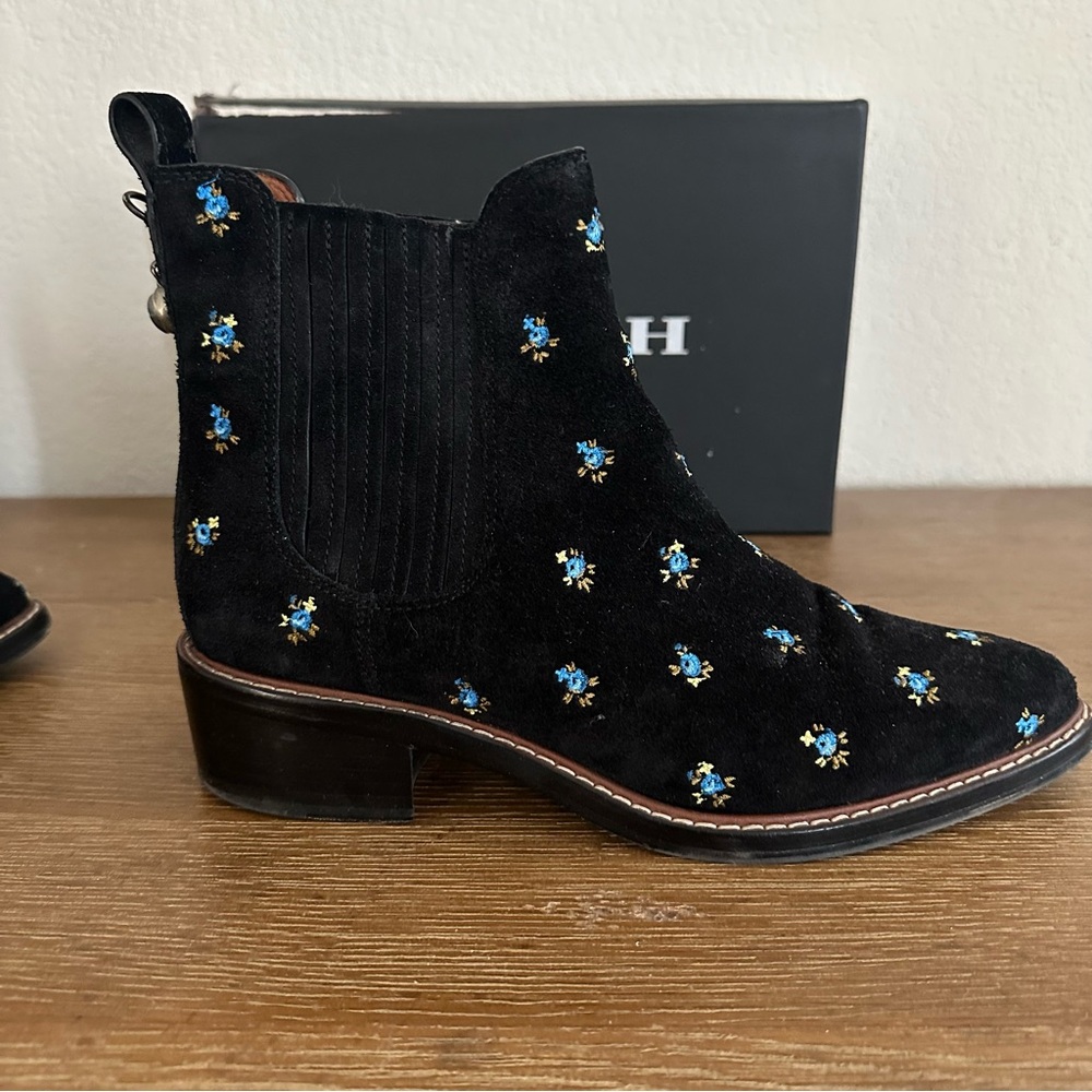 Coach Bowery Black Suede Floral Embroidery Chelsea Ankle Boots Booties Size 10 - Picture 2 of 15
